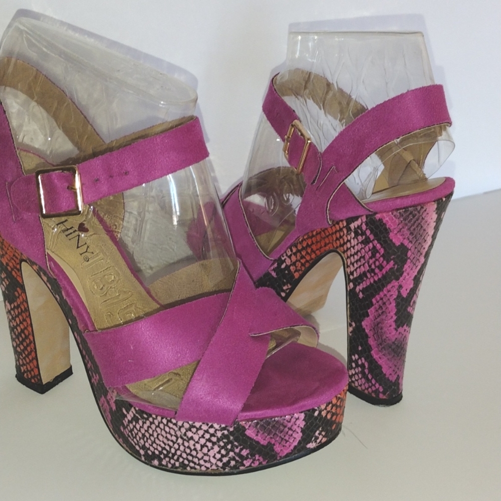 Luichiny Is A Bell Strap Snakeskin Platform Heels Sandal Size 7 Fuchsia